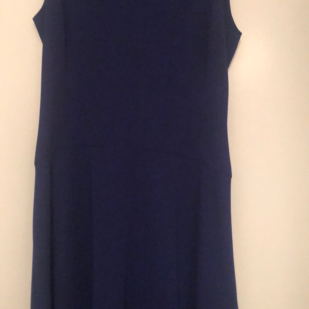 Dress - Picture 4 of 7